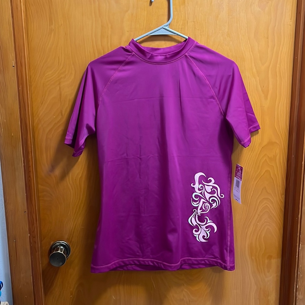 Magenta swim shirt 💖